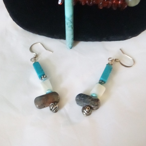 Turquoise, amber and malachite 8" necklace - southwestern Native made USA - Picture 9 of 9